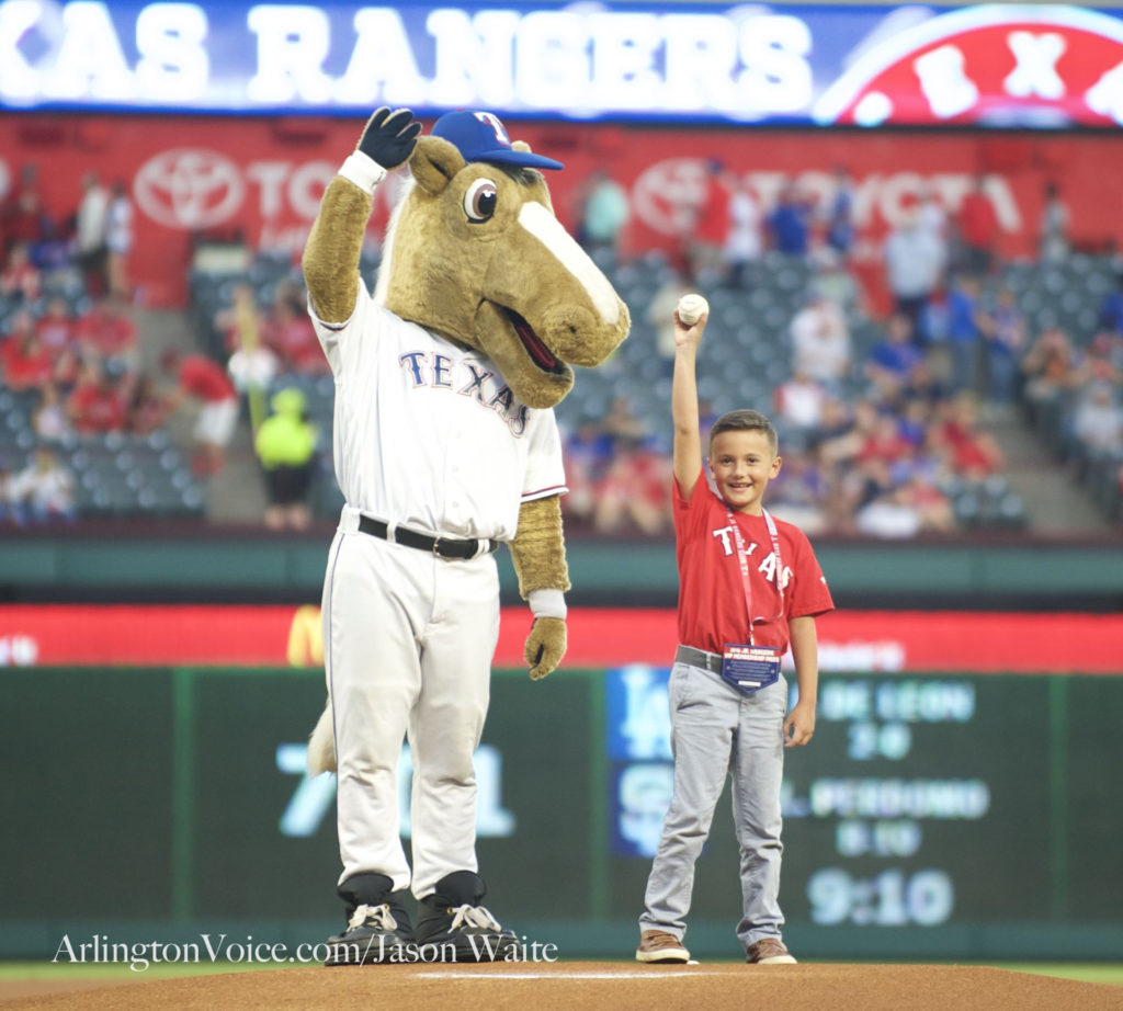 texas-rangers-captain-fan