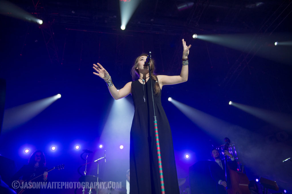 Lauren-Daigle-Christmas-Concert